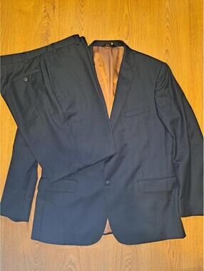 Jos A Bank 2 Piece Suit Mens 44R 34x32 Navy Blue 100% Wool